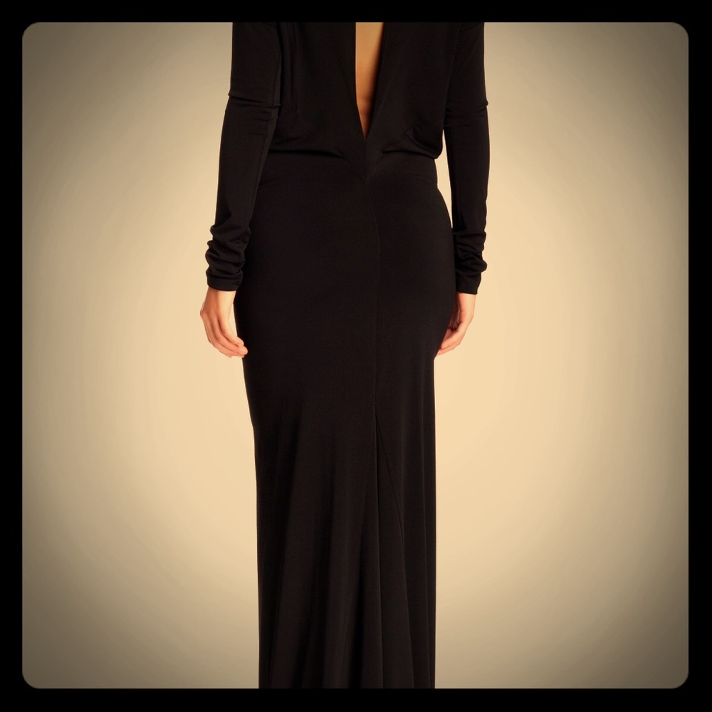 Backless gown